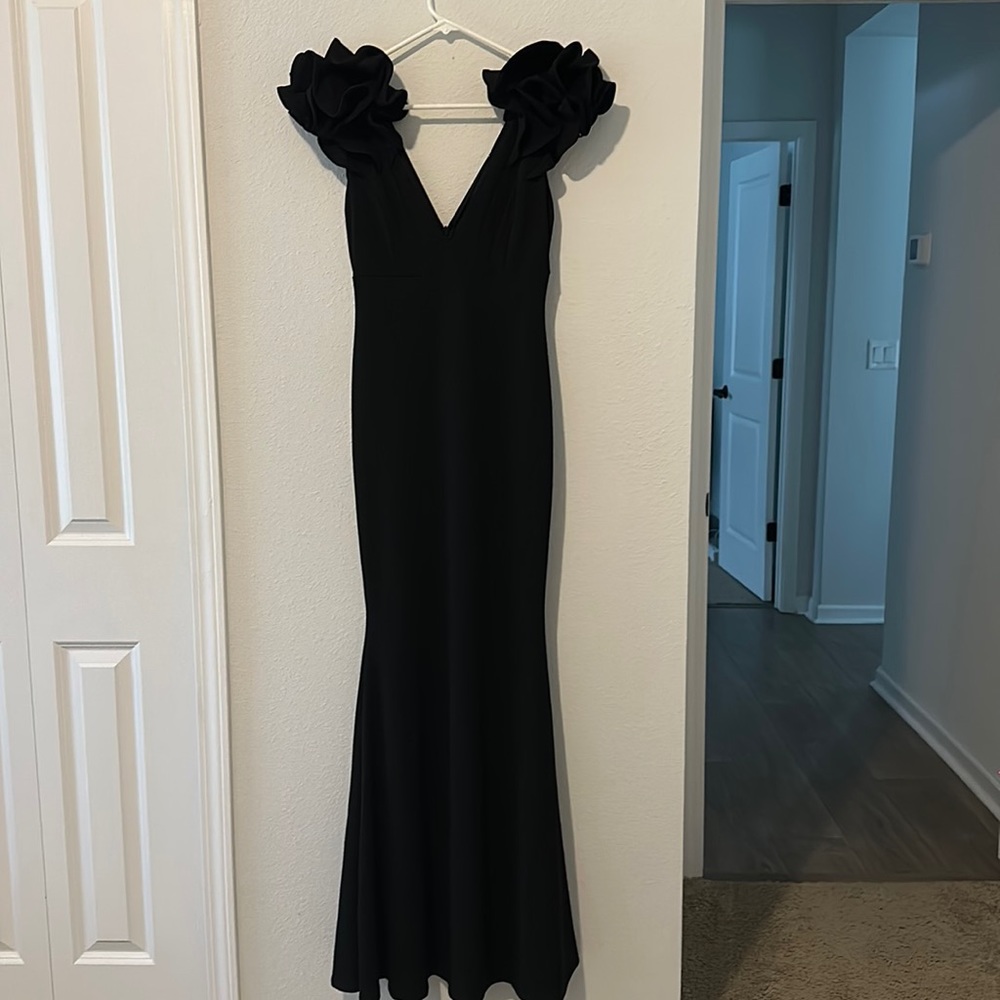 Lulus - Black Elegant Dress